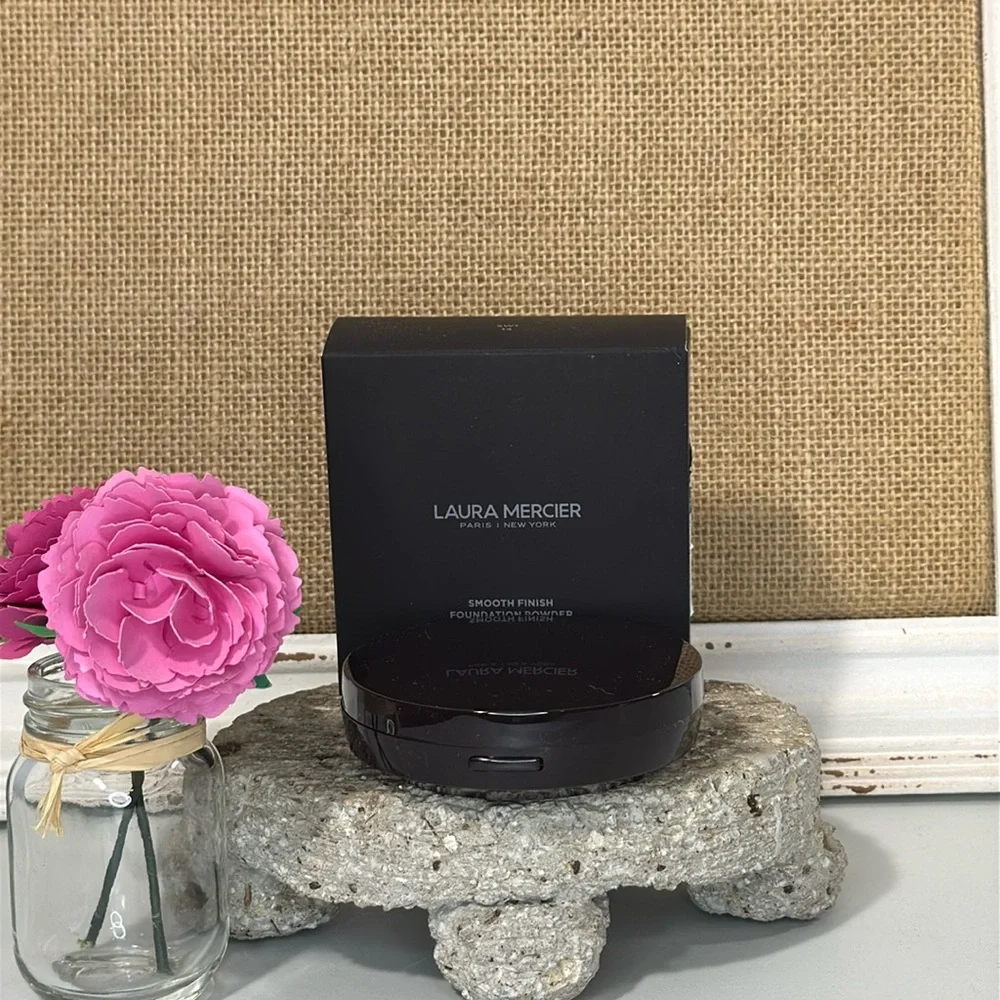 Laura Mercier Foundation Smooth Finish‎ Powder